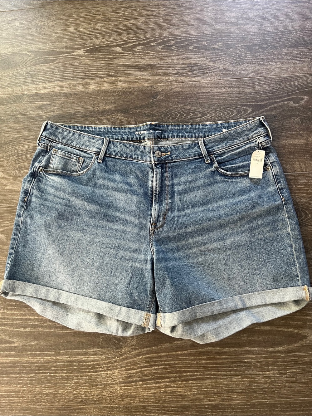 Women’s Old Navy Light Blue Rolled-Hem Denim Shorts NWT